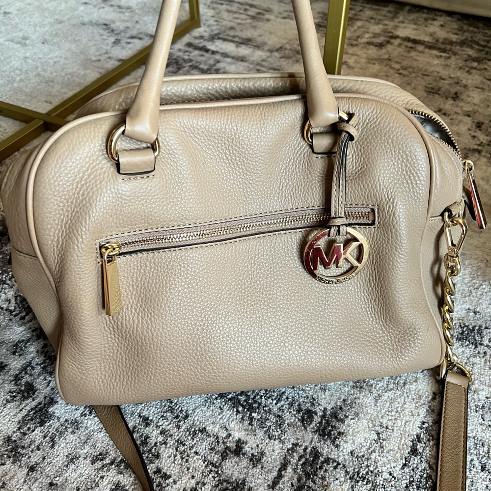 Michael Kors Purse- in perfect condition!